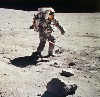 اضغط على الصورة لعرض أكبر.&nbsp;

الإسم:	سطح القمر.jpg&nbsp;
مشاهدات:	1&nbsp;
الحجم:	32.9 كيلوبايت&nbsp;
الهوية:	853235